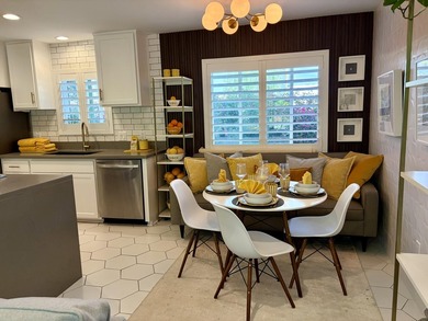 Mid Century marvel, stylishly renovated by resident owner - photo 3