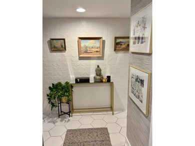 Mid Century marvel, stylishly renovated by resident owner - photo 6