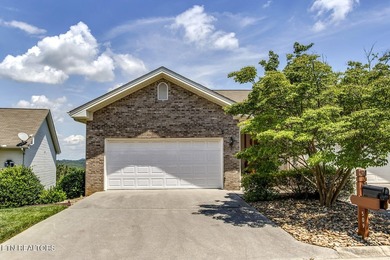 This beautiful, high-quality townhouse offers stunning Smoky - photo 1