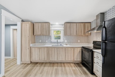 Welcome to 140 Palmetto Ave in Freeport! This beautifully - photo 12