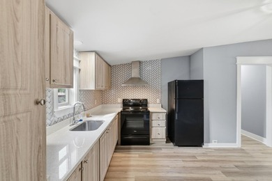 Welcome to 140 Palmetto Ave in Freeport! This beautifully - photo 13