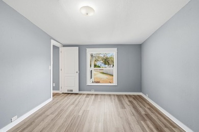 Welcome to 140 Palmetto Ave in Freeport! This beautifully - photo 17