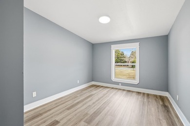 Welcome to 140 Palmetto Ave in Freeport! This beautifully - photo 21