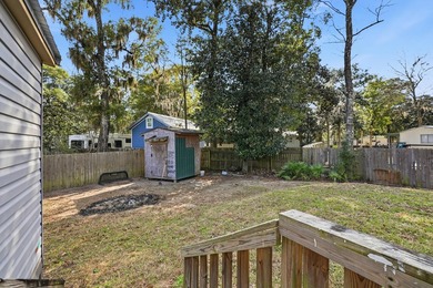 Welcome to 140 Palmetto Ave in Freeport! This beautifully - photo 27