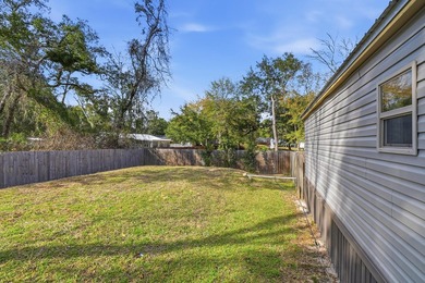Welcome to 140 Palmetto Ave in Freeport! This beautifully - photo 28
