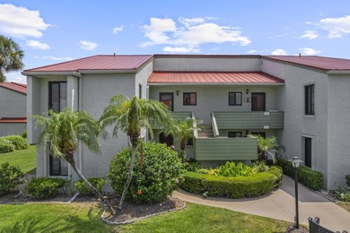 Don't miss your opportunity to own this beautifully renovated - photo 2