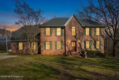 Welcome to this spacious and well-maintained home offering - photo 1