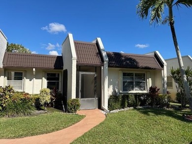 (private lake, pond, creek) Home For Sale in West Palm Beach Florida