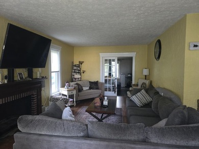 Stately 2-story home full of charm and character! This inviting - photo 11