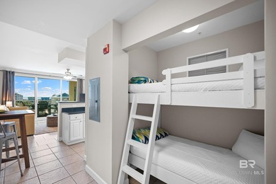 Enjoy easy coastal living in this well-maintained 1-bedroom - photo 18