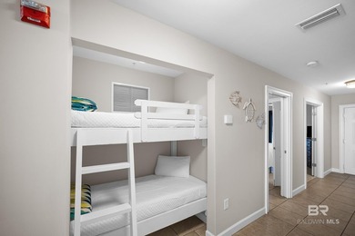 Enjoy easy coastal living in this well-maintained 1-bedroom - photo 21