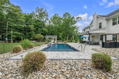 Rarely does a property offer the perfect balance of luxury - photo 7