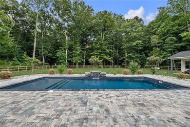 Rarely does a property offer the perfect balance of luxury - photo 8
