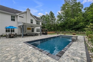 Rarely does a property offer the perfect balance of luxury - photo 9