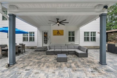 Rarely does a property offer the perfect balance of luxury - photo 10
