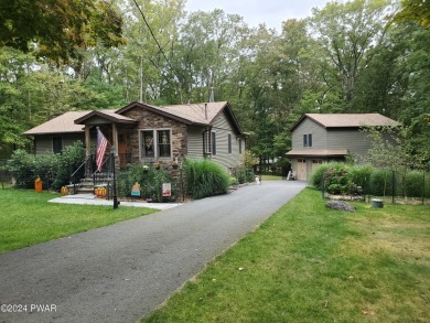 Lake Home For Sale in Hawley, Pennsylvania