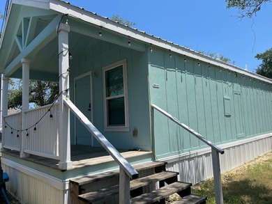 Adorable 1 bed/2 bath fully furnished Platinum Cottage - photo 9