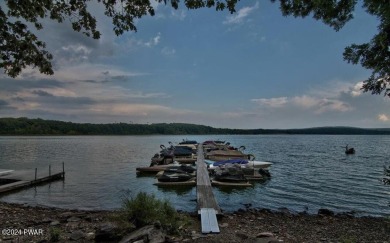 Lake Wallenpaupack Home For Sale in Hawley Pennsylvania