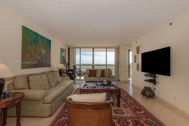 Little Maule Lake Condo For Sale in Aventura Florida