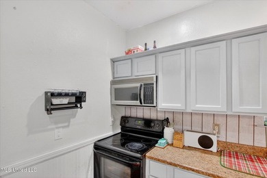 Ideal for investors seeking a versatile opportunity near the Bay - photo 11