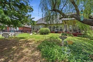 Welcome to this beautifully maintained 4-bedroom, 2.5-bath home - photo 13