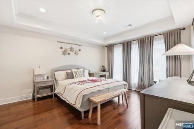 Welcome to Henley on Hudson, 150 Henley Place, Residence 210 - photo 14