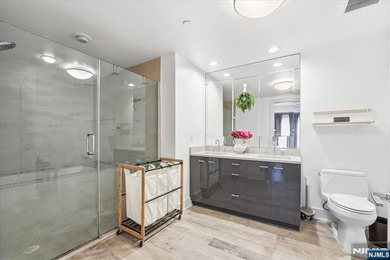 Welcome to Henley on Hudson, 150 Henley Place, Residence 210 - photo 16
