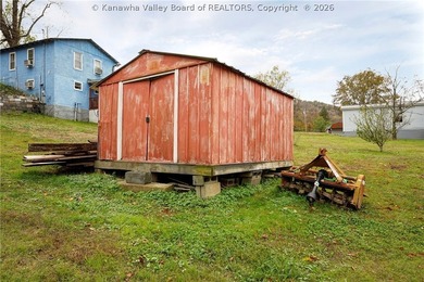 Welcome home to this 3 bedroom, 2 bathroom doublewide situated - photo 18