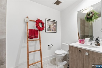 Welcome to Henley on Hudson, 150 Henley Place, Residence 210 - photo 20