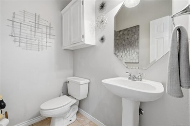Welcome to this beautifully maintained 4-bedroom, 2.5-bath home - photo 25