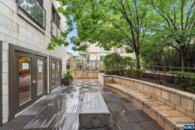 Welcome to Henley on Hudson, 150 Henley Place, Residence 210 - photo 33