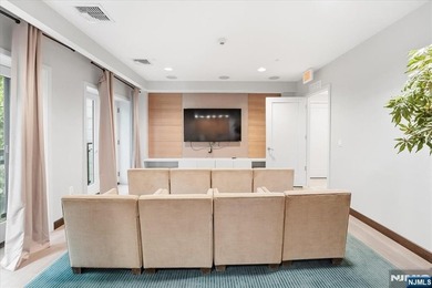 Welcome to Henley on Hudson, 150 Henley Place, Residence 210 - photo 35