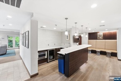 Welcome to Henley on Hudson, 150 Henley Place, Residence 210 - photo 39