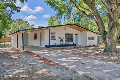 Bring your pickiest Buyer. This beautifully remodeled spacious - photo 2