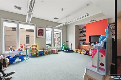 Welcome to Henley on Hudson, 150 Henley Place, Residence 210 - photo 42