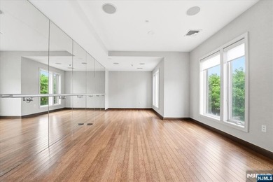 Welcome to Henley on Hudson, 150 Henley Place, Residence 210 - photo 43
