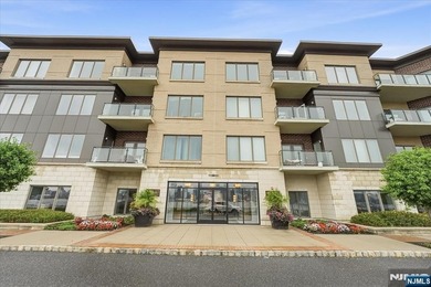 Welcome to Henley on Hudson, 150 Henley Place, Residence 210 - photo 45