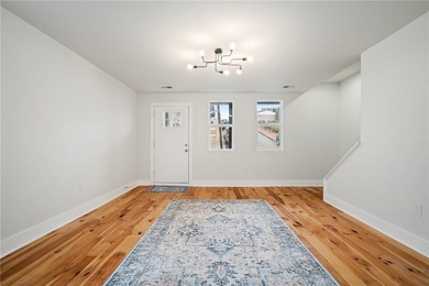 Beautifully updated South Side Slopes Home with 3 Parking Spaces - photo 5