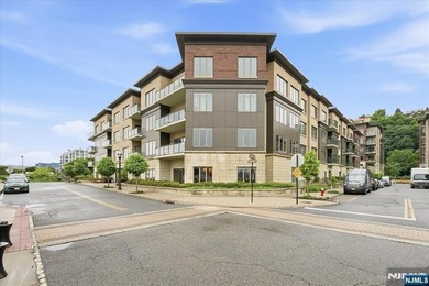 Welcome to Henley on Hudson, 150 Henley Place, Residence 210 - photo 49