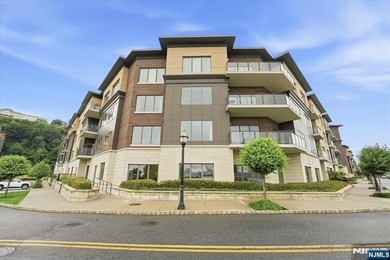 Welcome to Henley on Hudson, 150 Henley Place, Residence 210 - photo 50