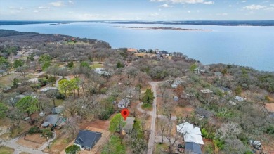 Lake Home For Sale in Pottsboro, Texas