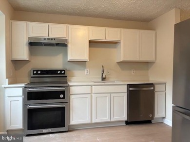 Rarely available in sought after Villa Toscana this full - photo 2