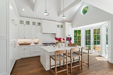 Set on nearly an acre with 100 feet of direct ocean frontage - photo 7