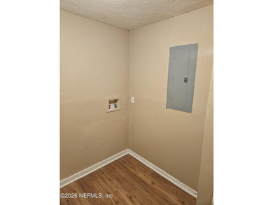 Move-in-ready 3-bedroom, 1.5-bath townhouse featuring a new roof - photo 10