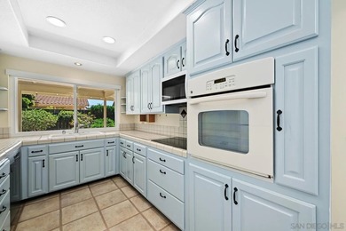 Welcome to the highly sought-after 55+ community of Oaks North! - photo 12