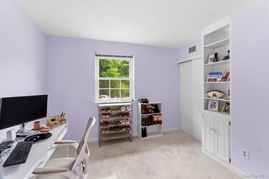 Welcome to this stunning three bedroom, 2.5 bathroom townhome - photo 15