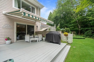 Welcome to this stunning three bedroom, 2.5 bathroom townhome - photo 17