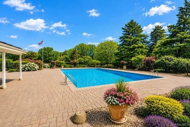 Welcome to this stunning three bedroom, 2.5 bathroom townhome - photo 22