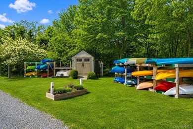 Welcome to this stunning three bedroom, 2.5 bathroom townhome - photo 24