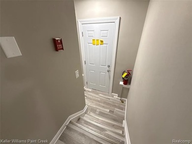 Unique opportunity for an ADULT FOSTER CARE facility setup with - photo 27